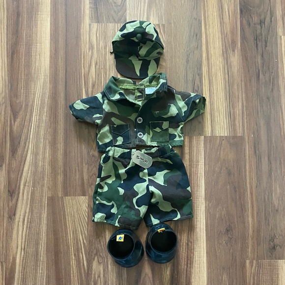Build-A-Bear Army fatigues outfit complete with hat, Boots & BABW Dog Tag - Picture 5 of 6